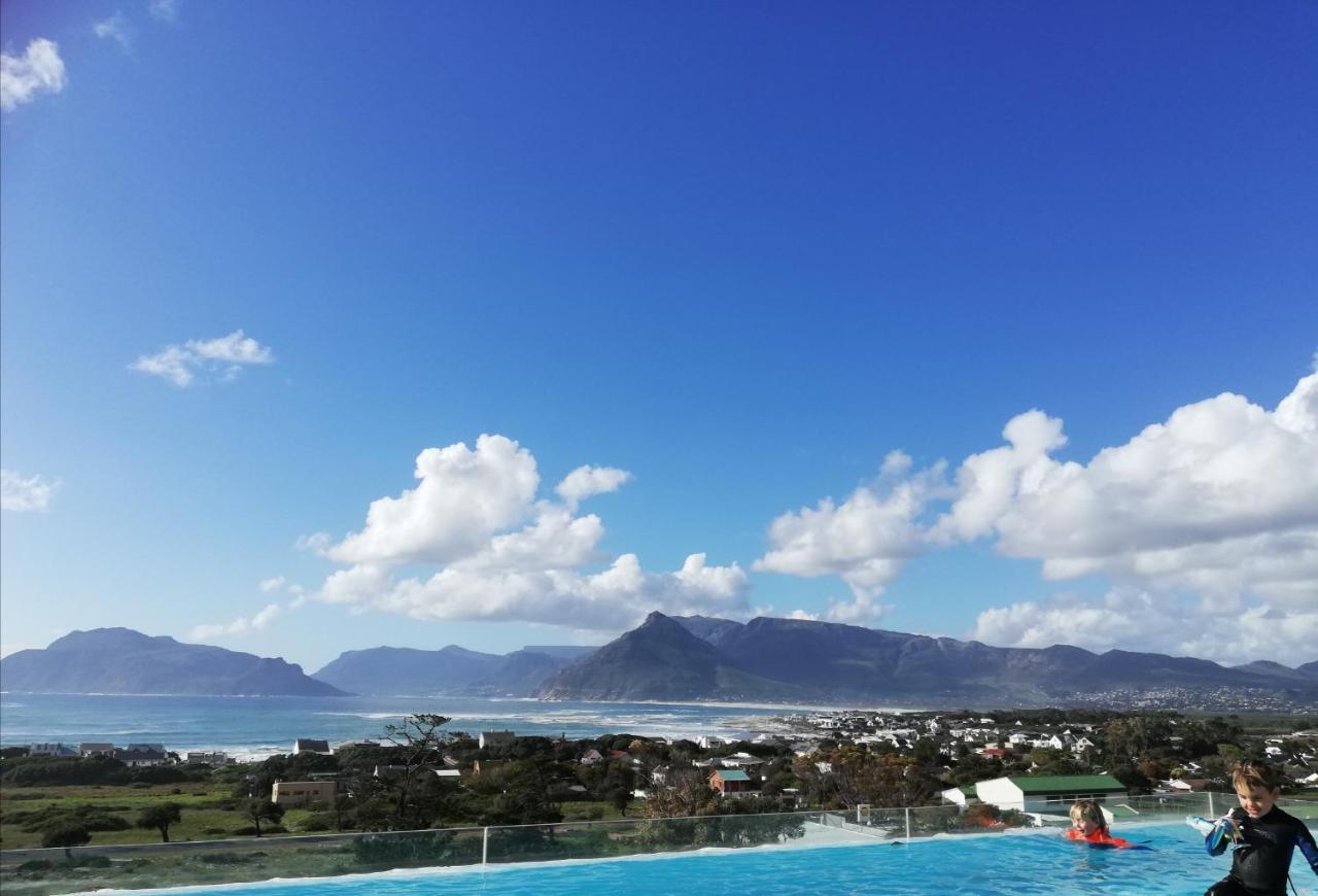 Mountain & Sea Apartments Комметьї Екстер'єр фото